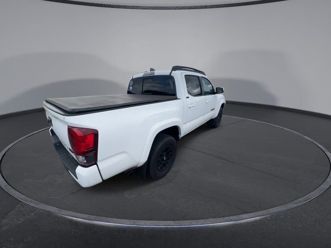 2022 Toyota Tacoma SR5 photo 8