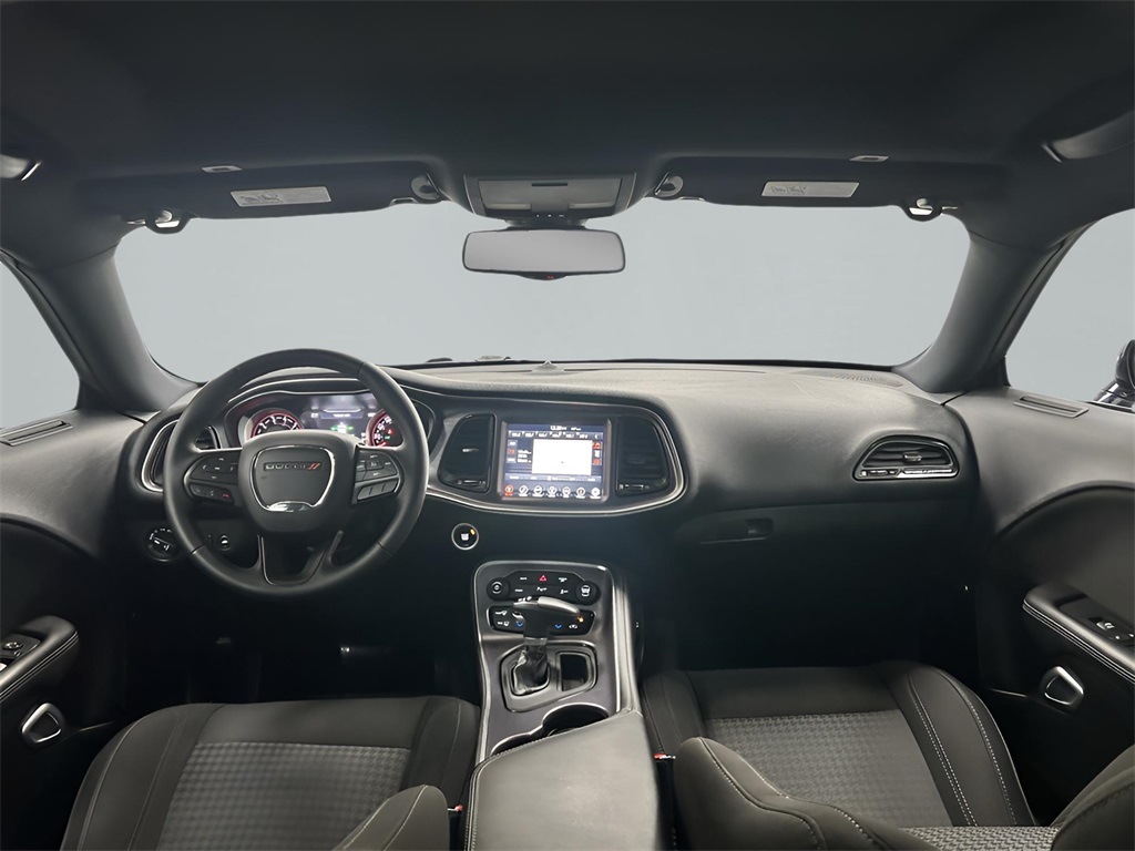 2017 Dodge Challenger R/T photo 11