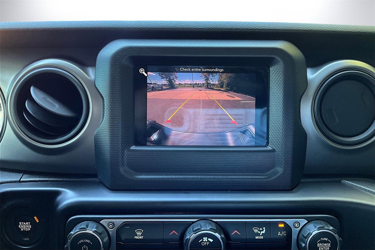 2021 Jeep Gladiator Sport photo 12
