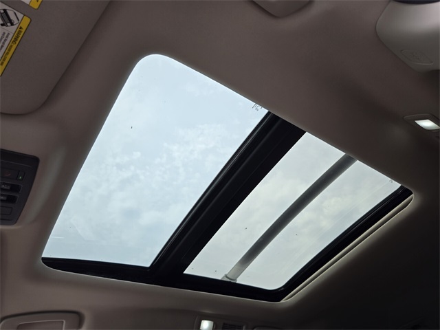 2025 Nissan Pathfinder Platinum photo 8