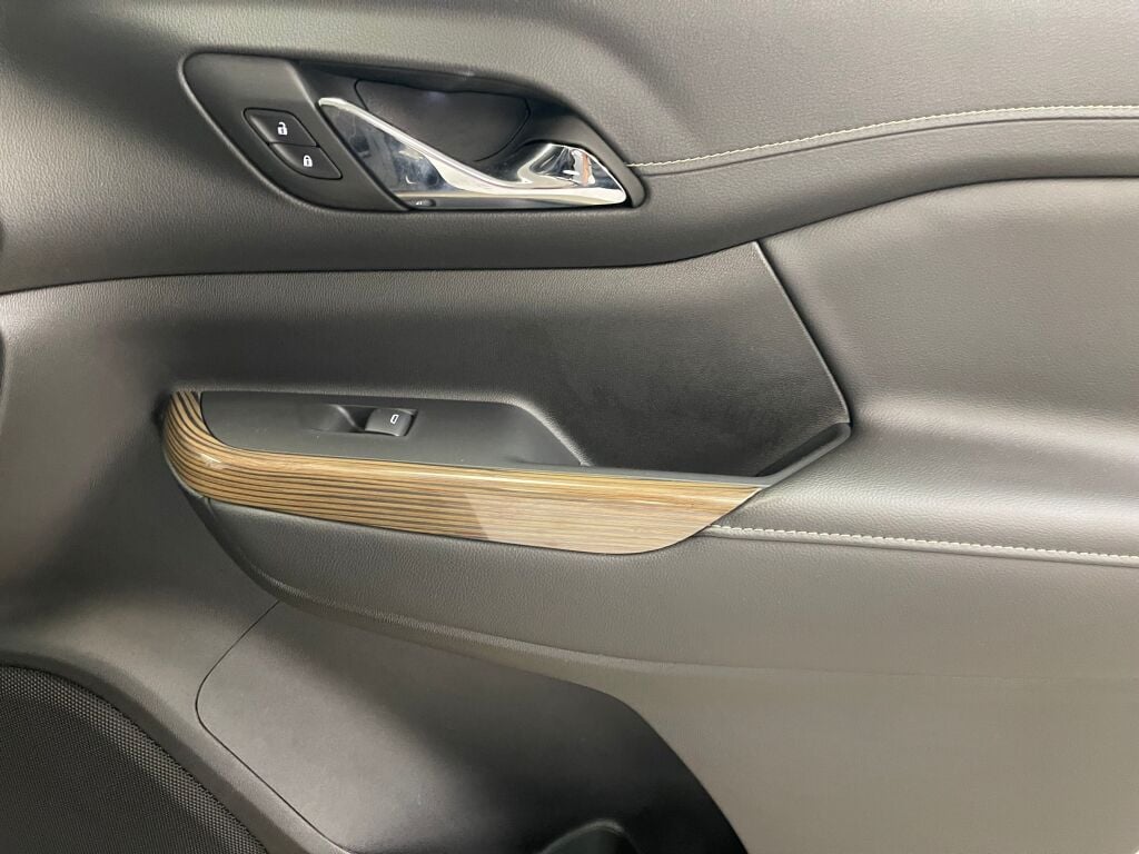 2023 Gmc Acadia SLE photo 22