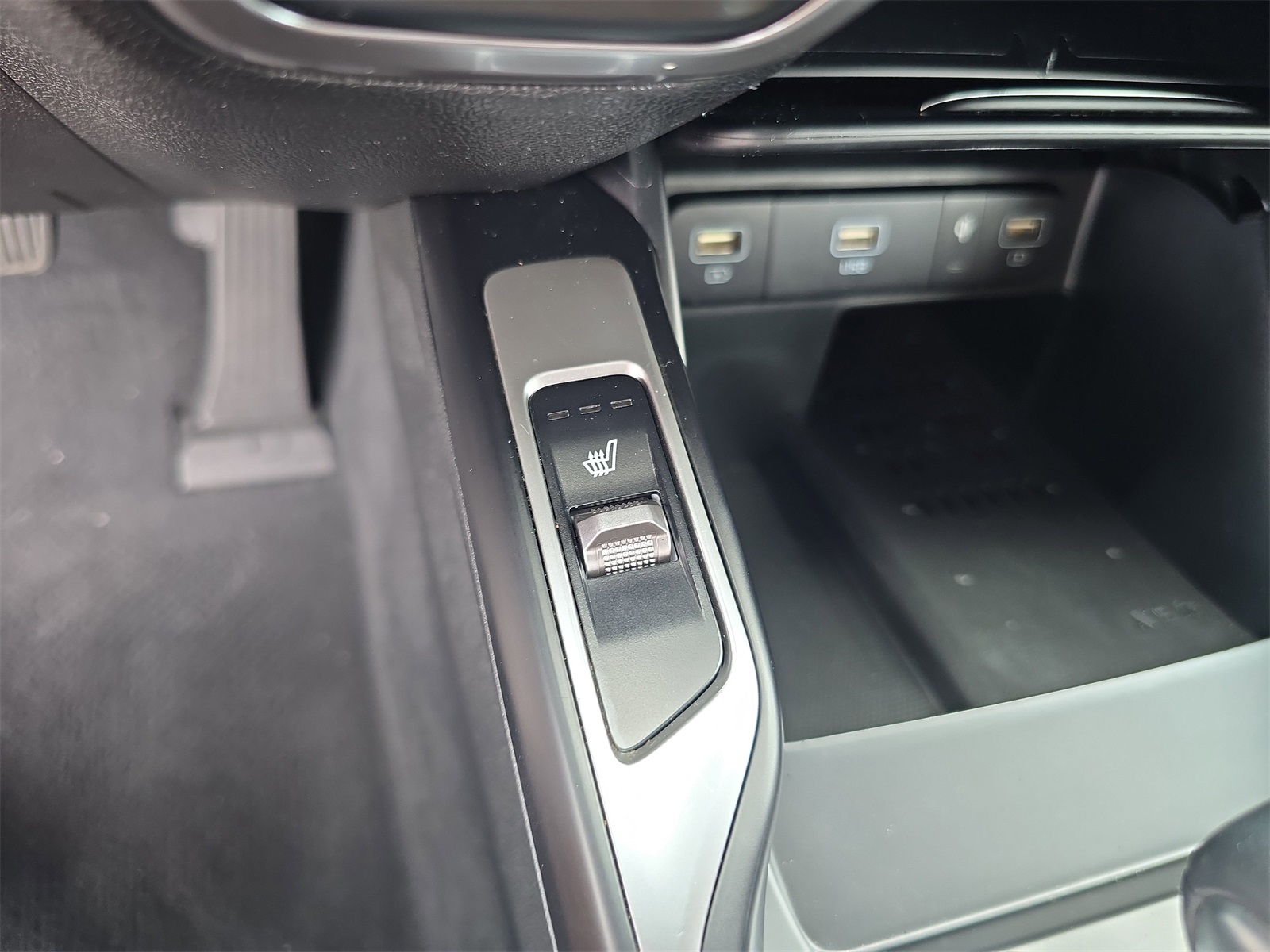 2023 Kia Sorento S photo 17