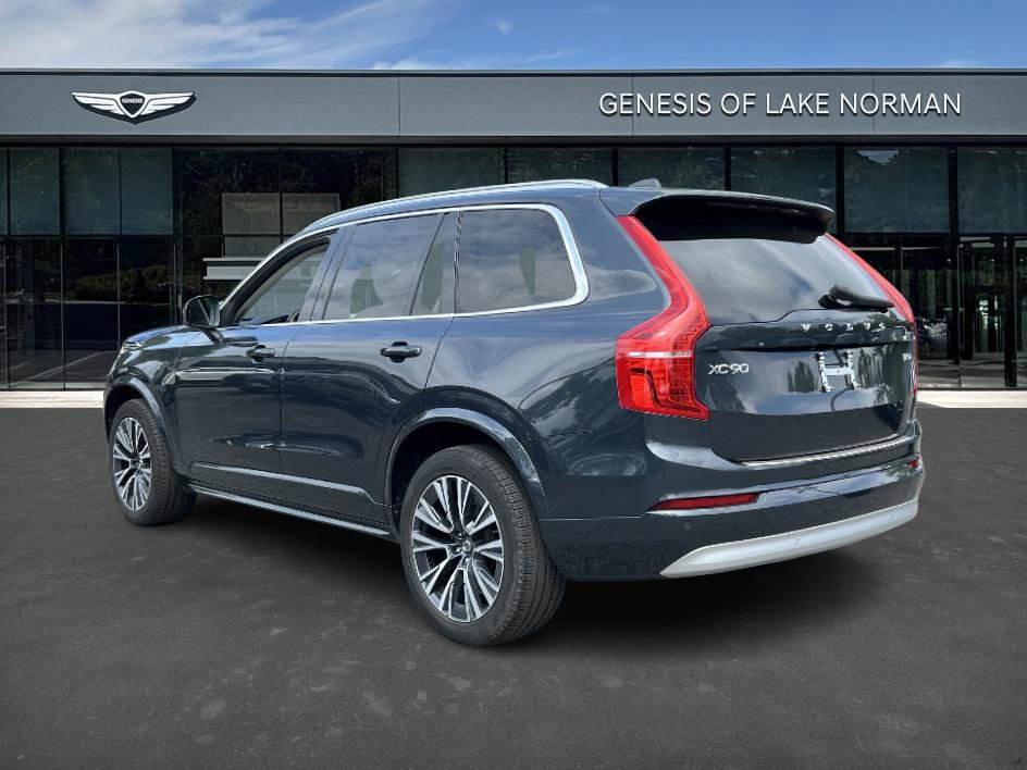 2022 Volvo XC90 Momentum AWD photo 4
