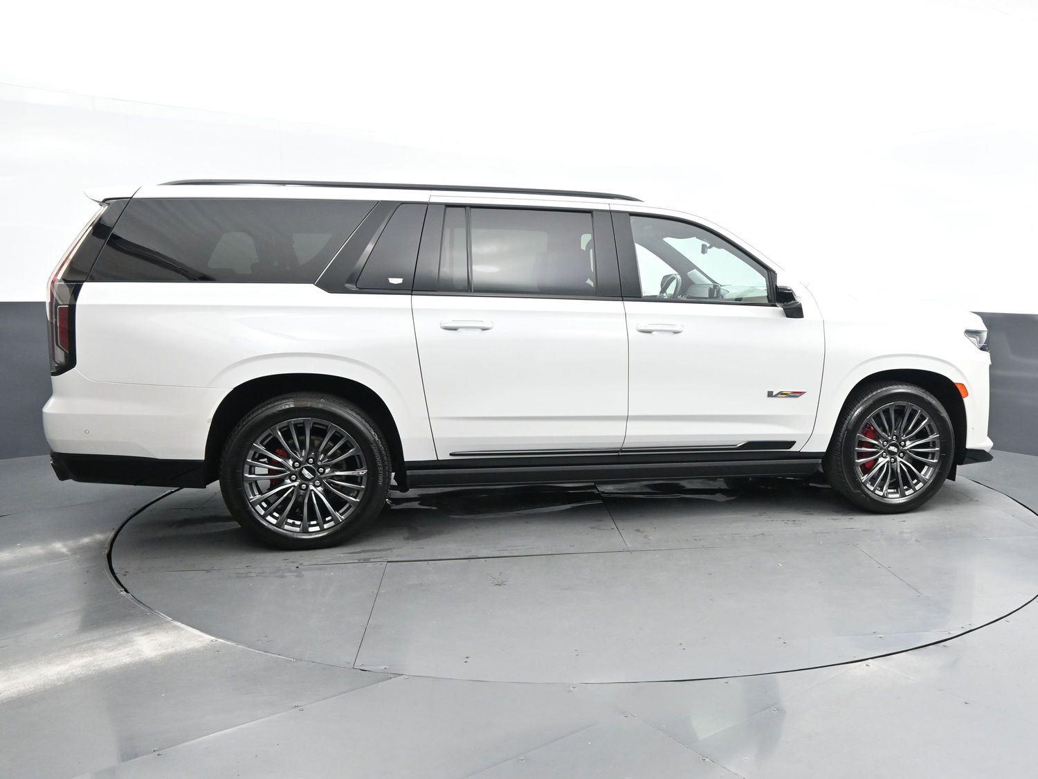 2023 Cadillac Escalade ESV V-Series photo 2