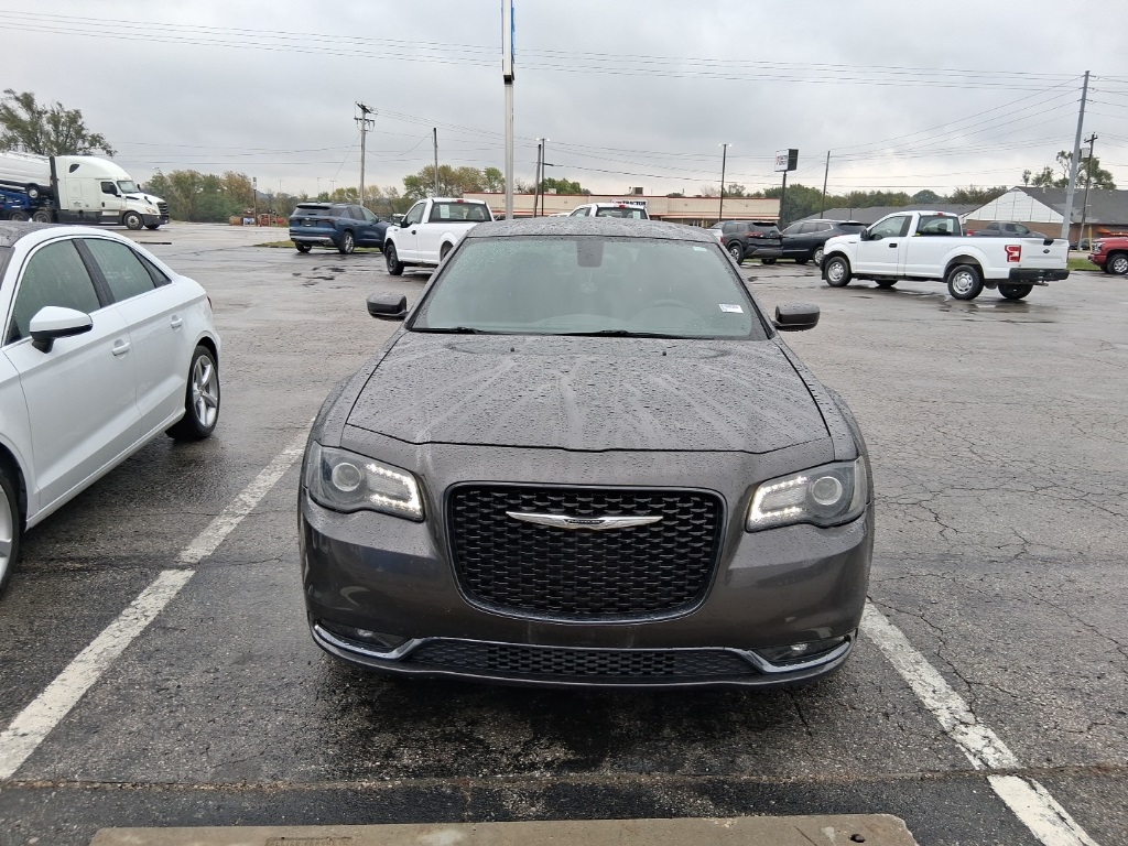 Used 2016 Chrysler 300 S with VIN 2C3CCABG0GH320708 for sale in Garnett, KS