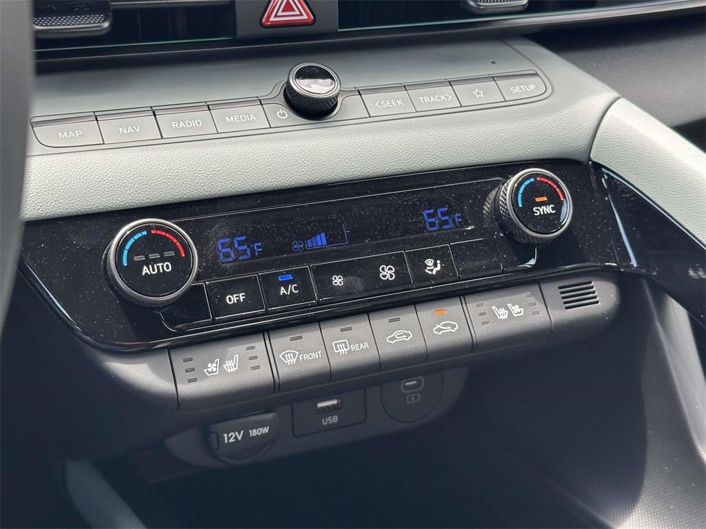 2025 Hyundai Elantra Hybrid Limited photo 4