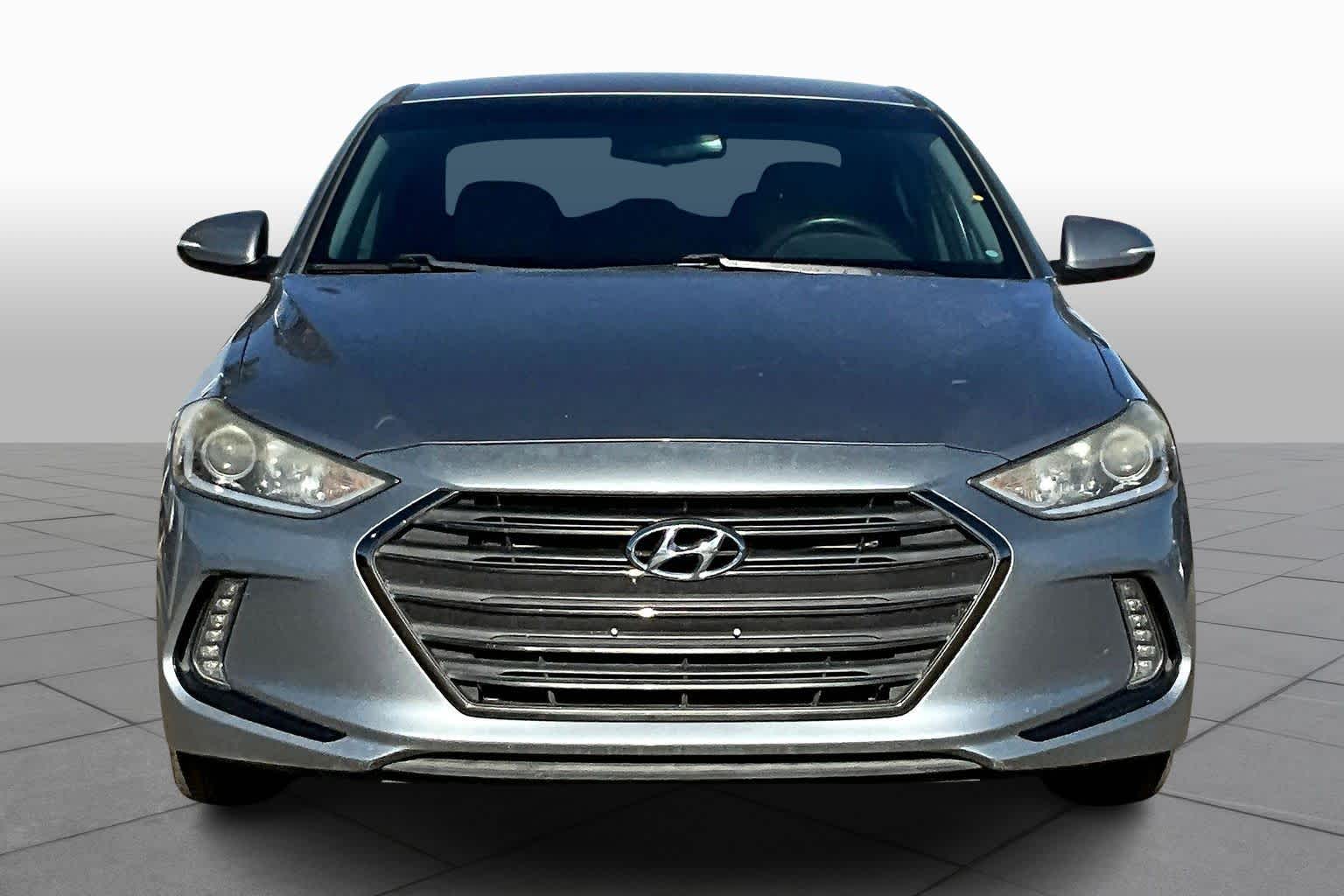2017 Hyundai Elantra Limited photo 3