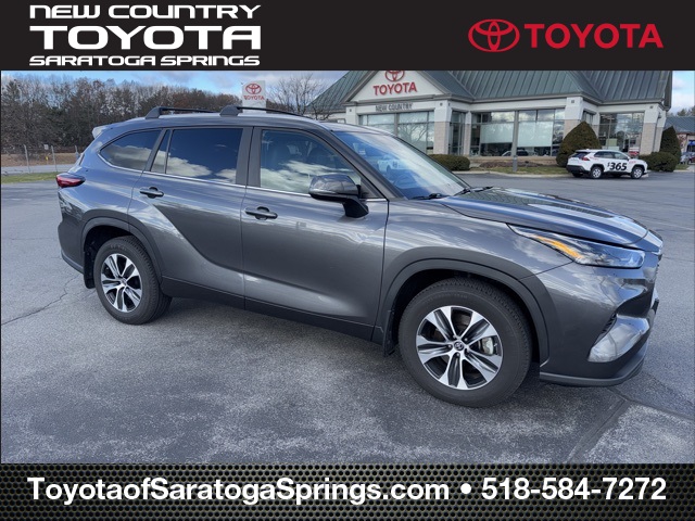 2023 Toyota Highlander XLE's photo