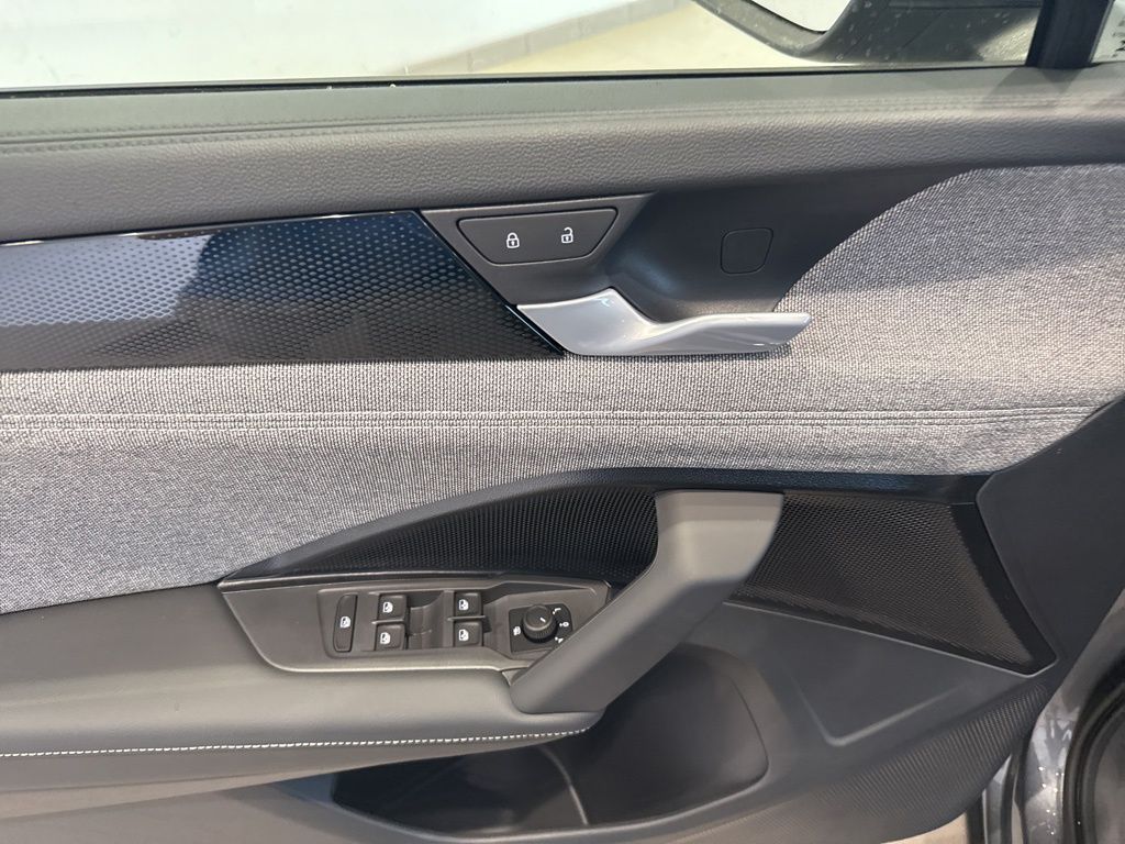 2025 Volkswagen Tiguan S photo 17
