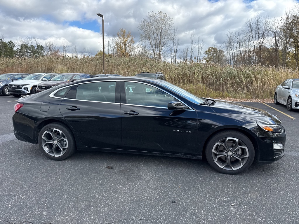 2022 Chevrolet Malibu 1LT photo 4