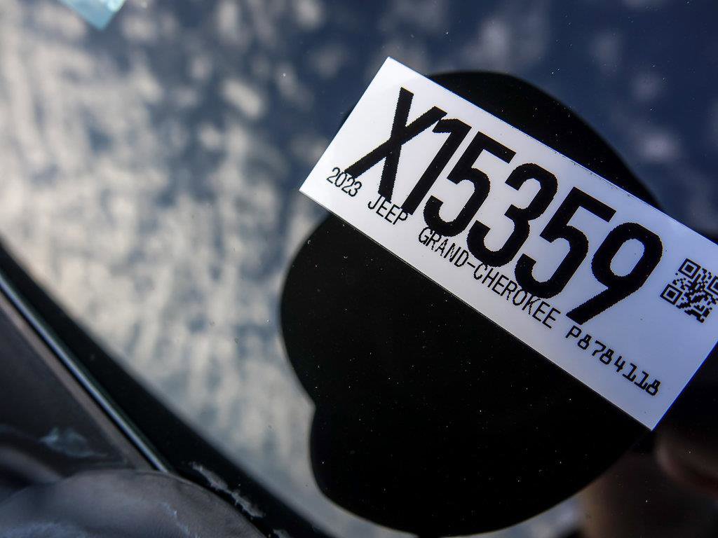 2023 JEEP GRAND CHEROKEE - Image 36