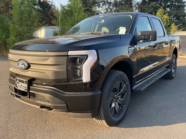 2025 Ford F-150 Lightning photo 4