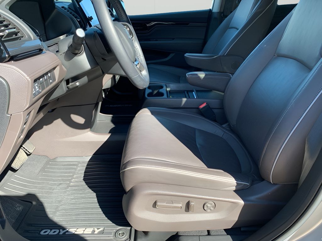 2023 Honda Odyssey Elite photo 9