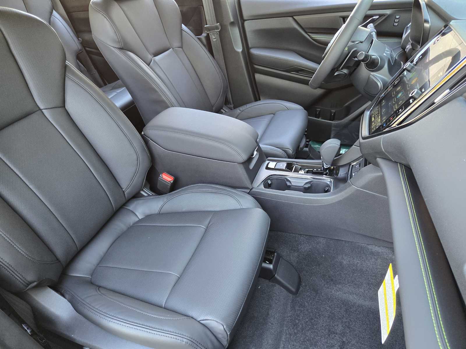 2025 Subaru Ascent Onyx Edition Touring photo 4