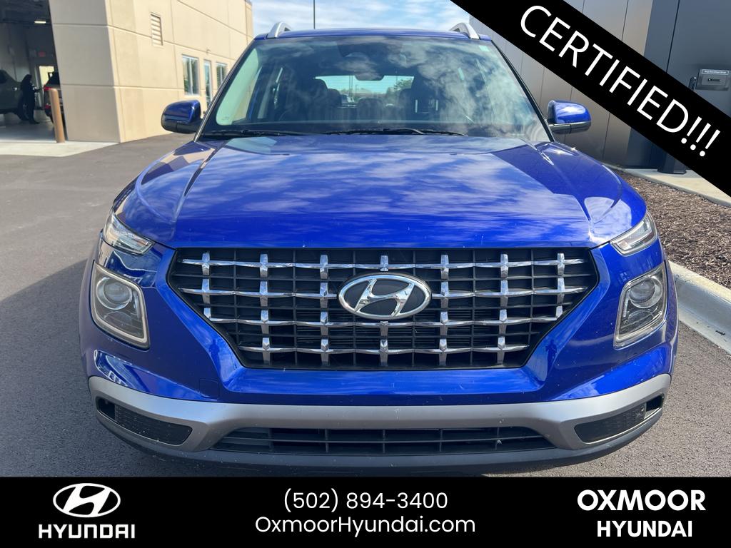 2024 Hyundai Venue SEL photo 2