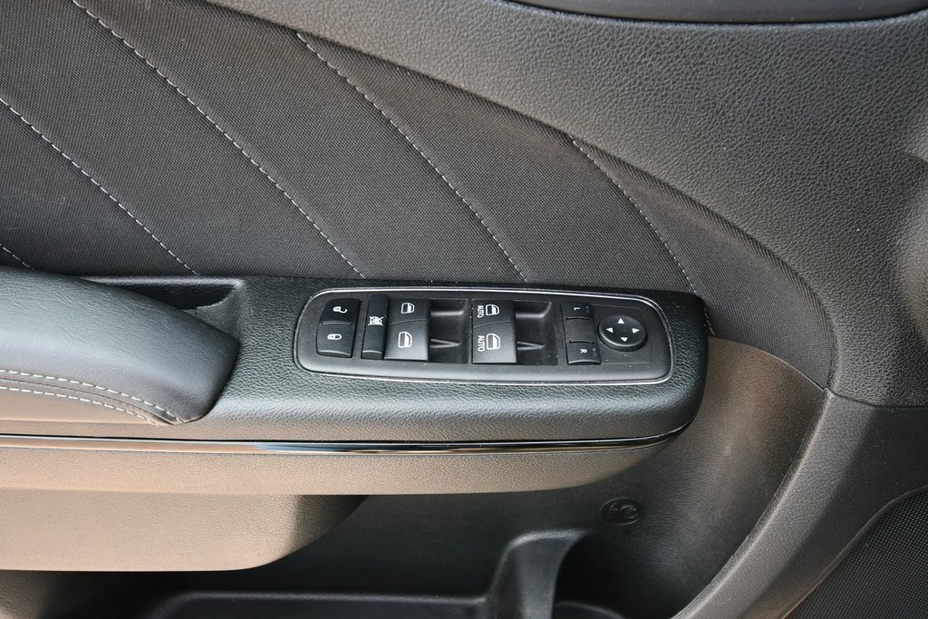 2023 Dodge Charger SXT photo 17