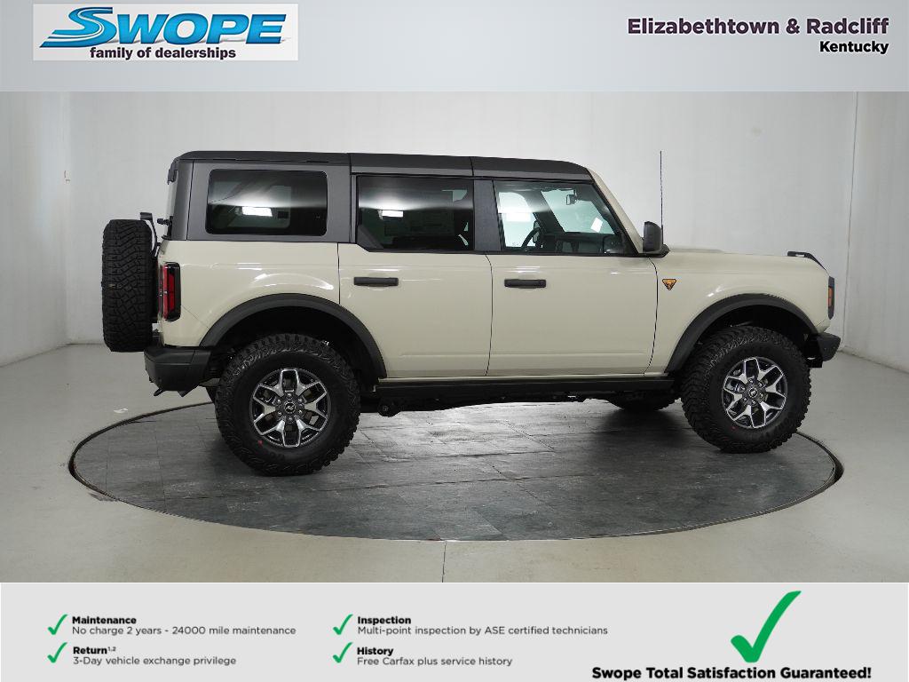 2025 Ford Bronco Badlands photo 2