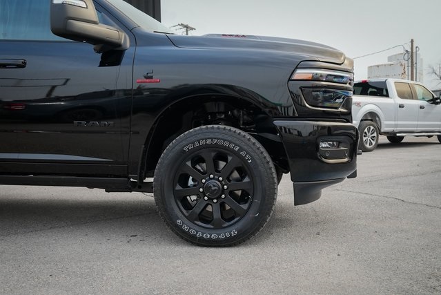 2025 Ram 3500 Laramie photo 4