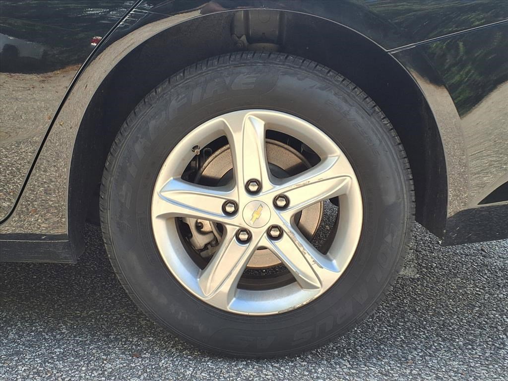 2023 Chevrolet Malibu 1LT photo 3