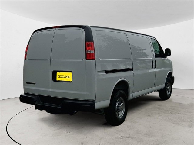 2025 Chevrolet Express Cargo 2500 photo 4