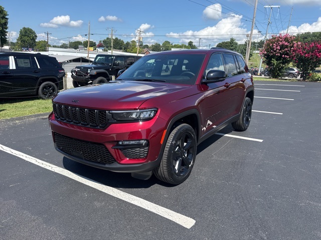 2025 Jeep Grand Cherokee Limited photo 2