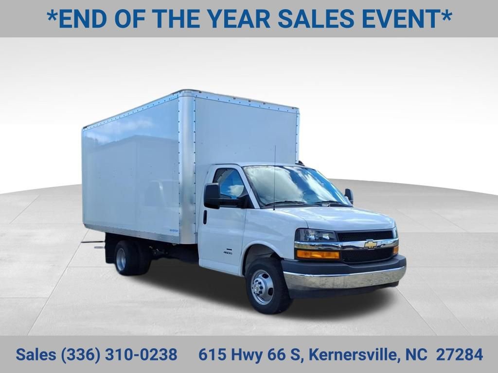 2025 Chevrolet Express Cutaway Base's photo