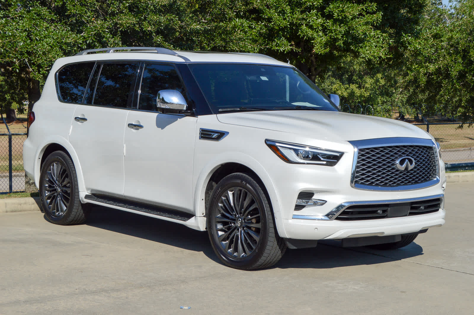 2023 Infiniti QX80 Sensory photo 3