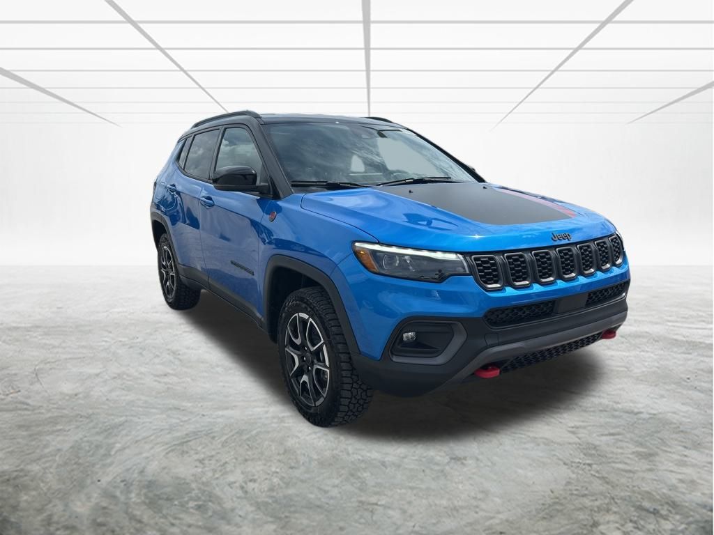 2025 Jeep Compass Trailhawk photo 2