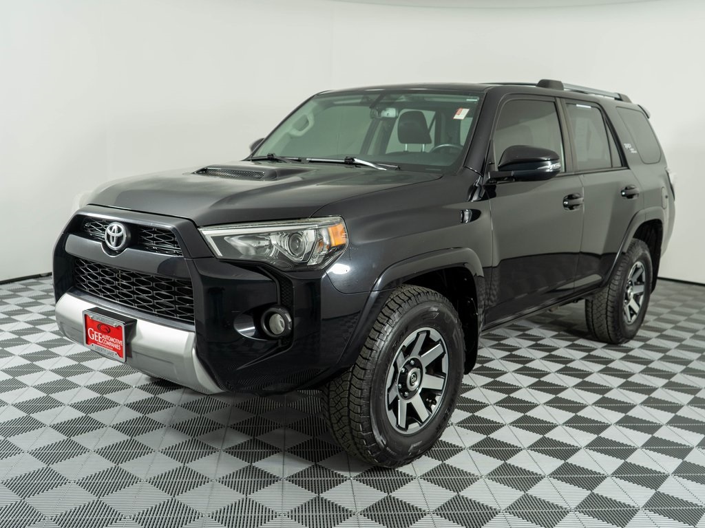 2018 Toyota 4Runner TRD Off-Road Premium photo 3