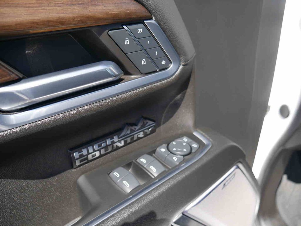 2024 Chevrolet Silverado 1500 High Country photo 20