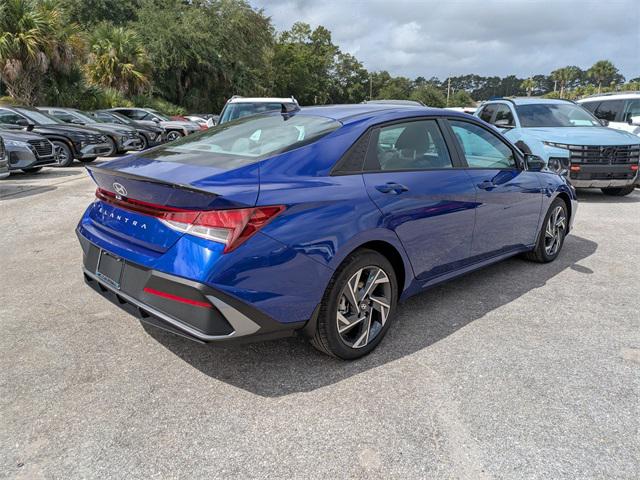 2025 Hyundai Elantra SEL Sport photo 3
