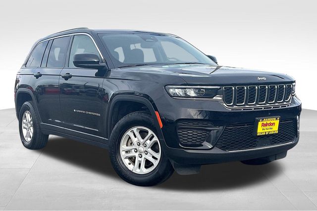 2023 Jeep Grand Cherokee Laredo's photo