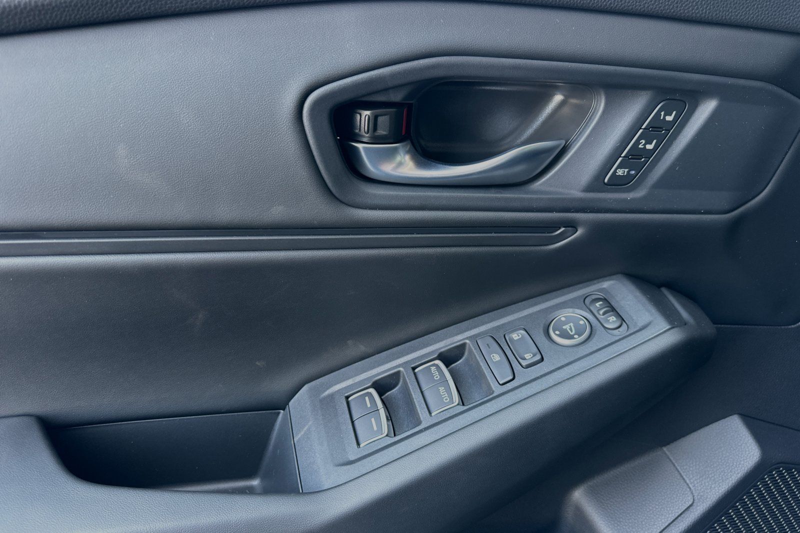 2025 Honda Accord Hybrid EX-L photo 9