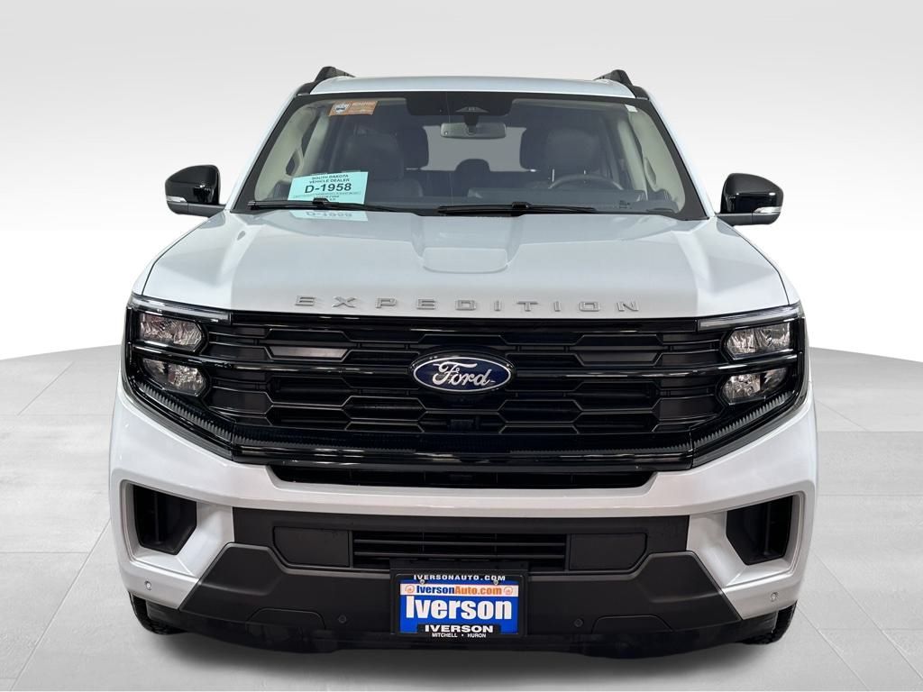 2025 Ford Expedition MAX photo 2