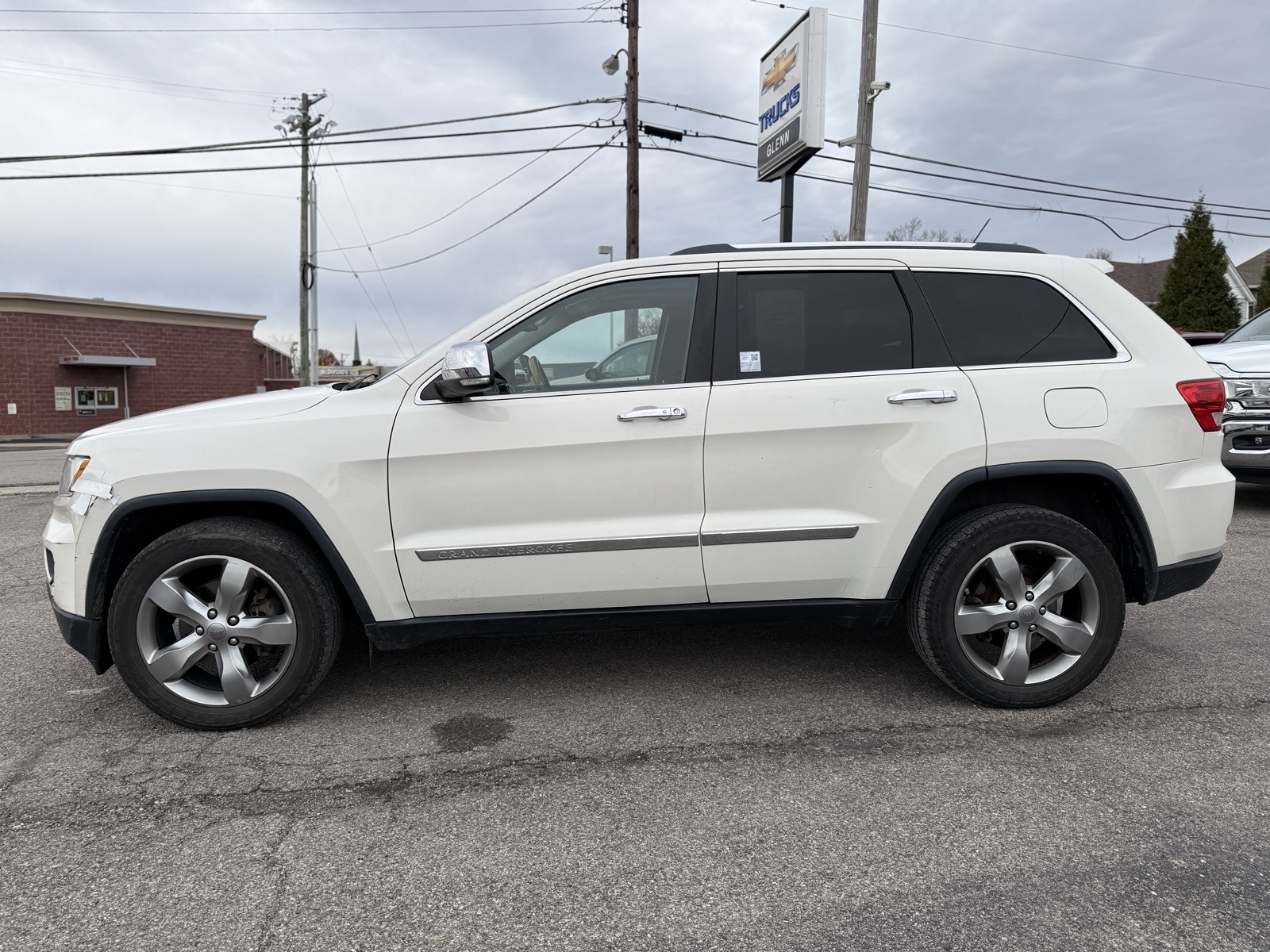 2012 Jeep Grand Cherokee Overland photo 3