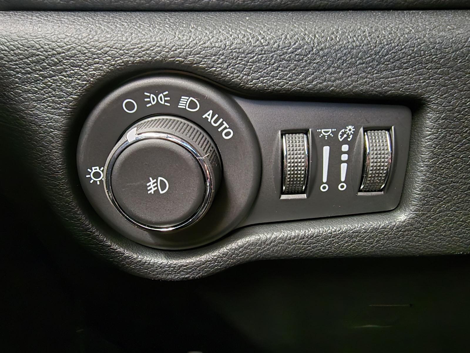 2025 Chrysler Pacifica photo 24