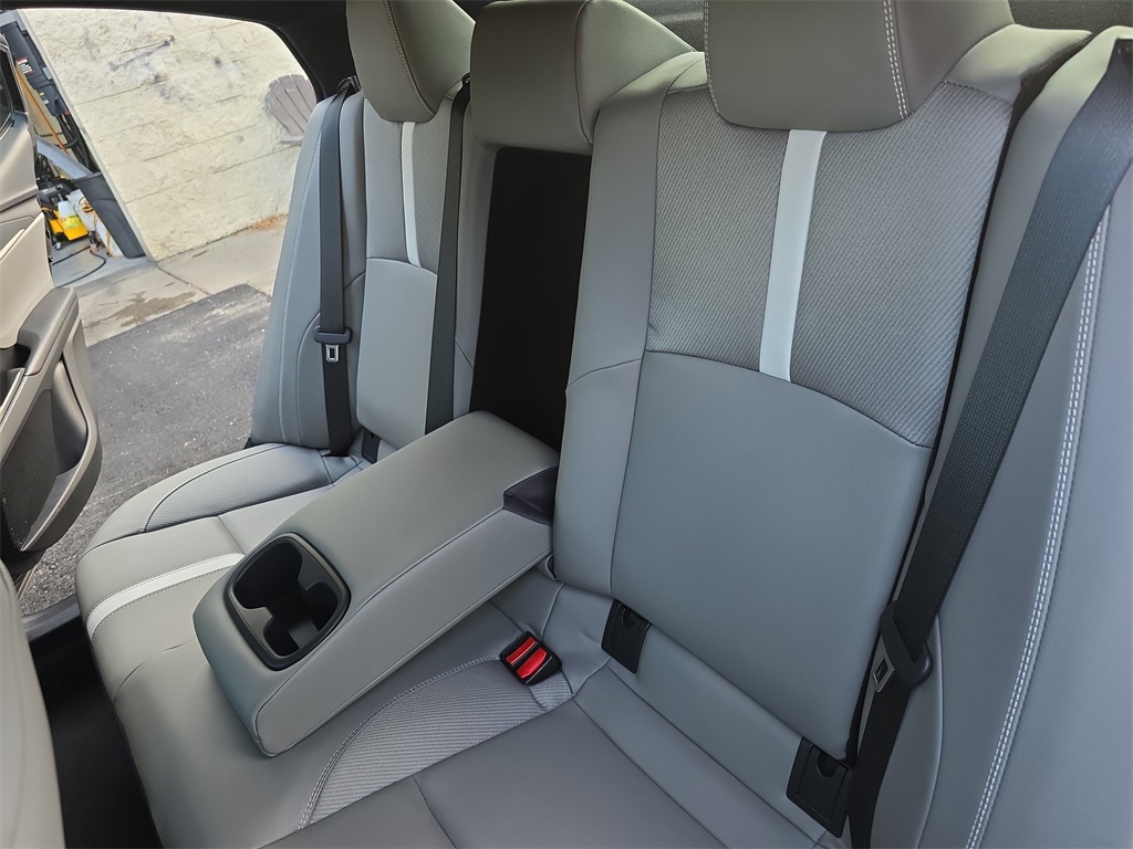 2025 Toyota Camry SE photo 11