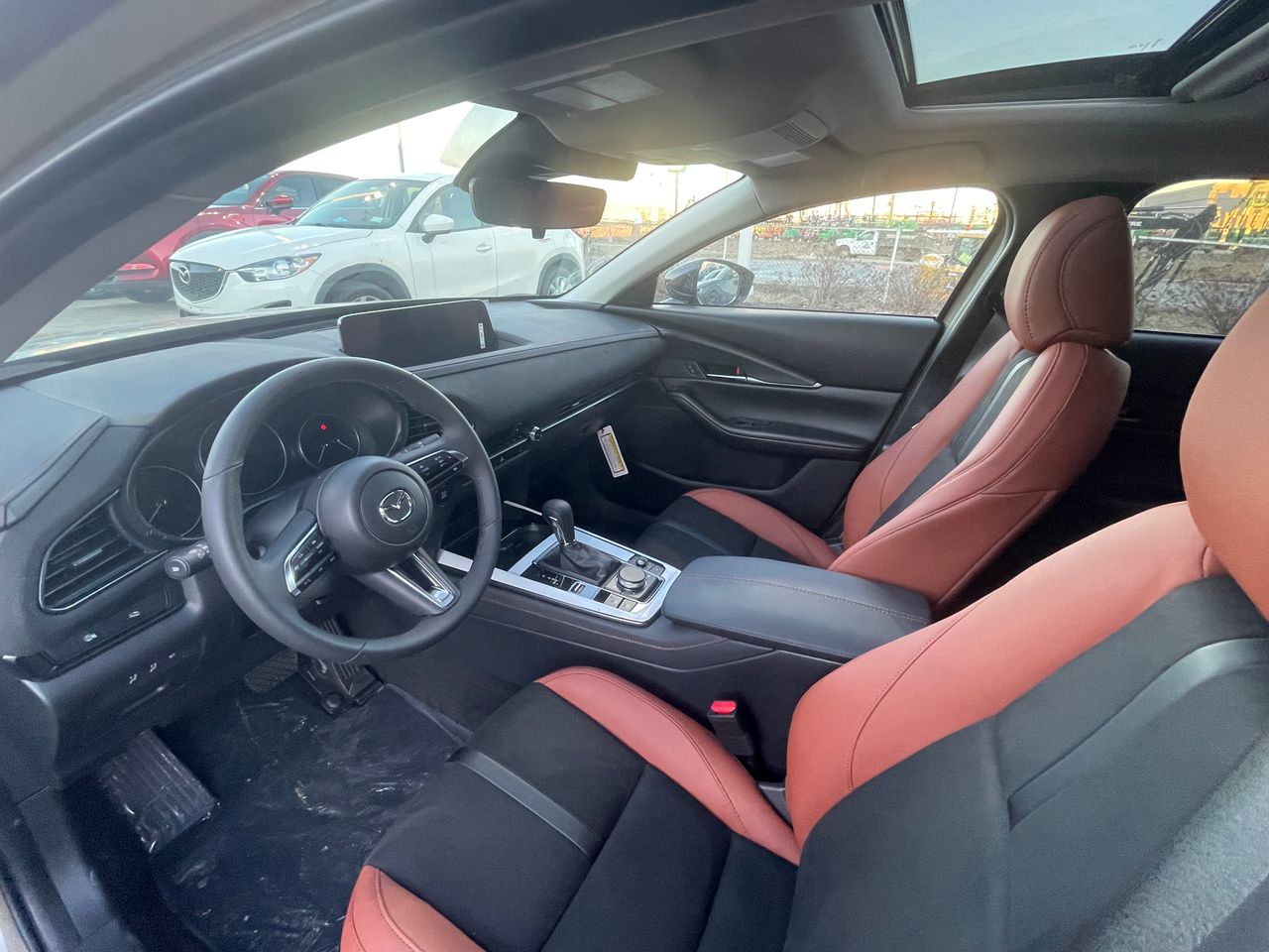 2025 Mazda CX-30 2.5 Turbo Carbon photo 9