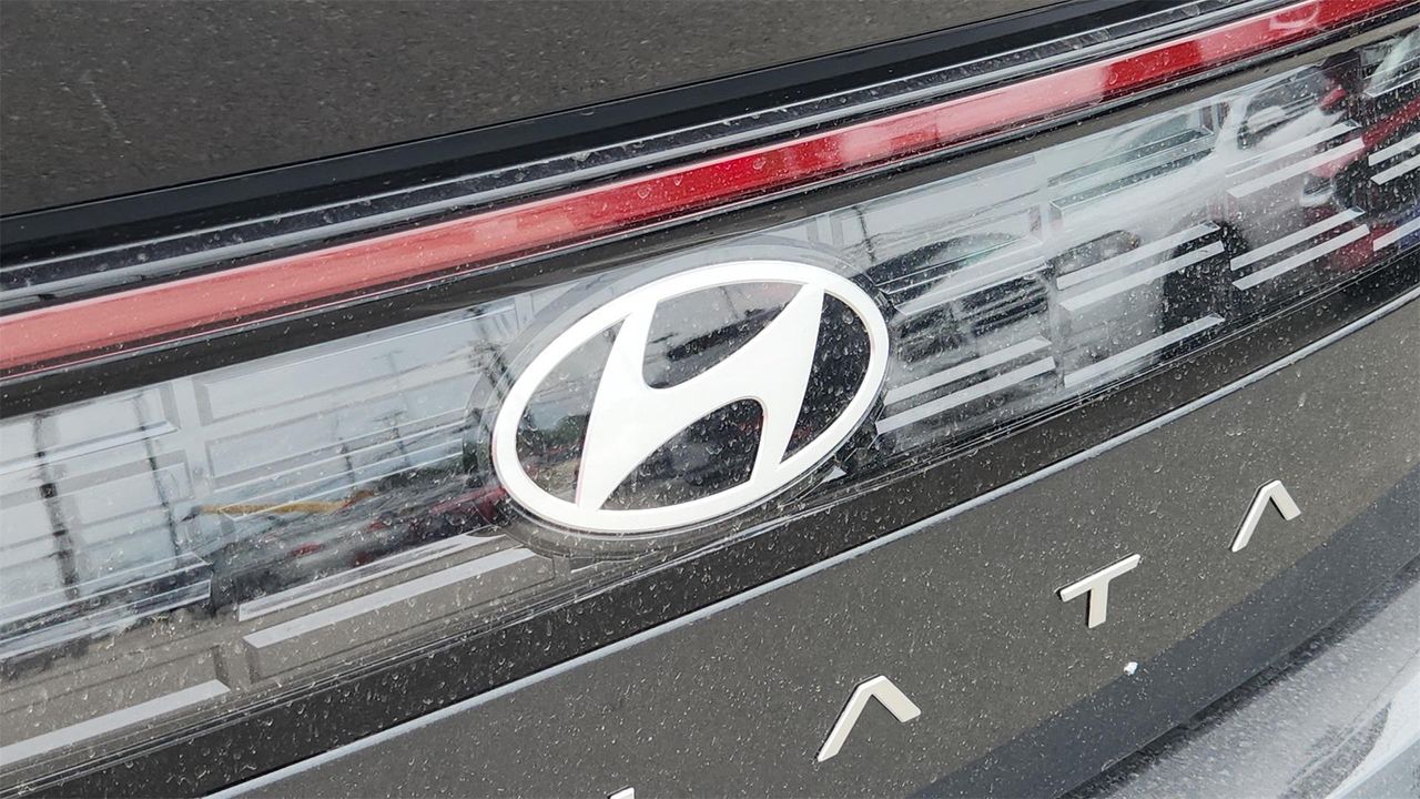 2025 Hyundai Sonata Hybrid Limited photo 25
