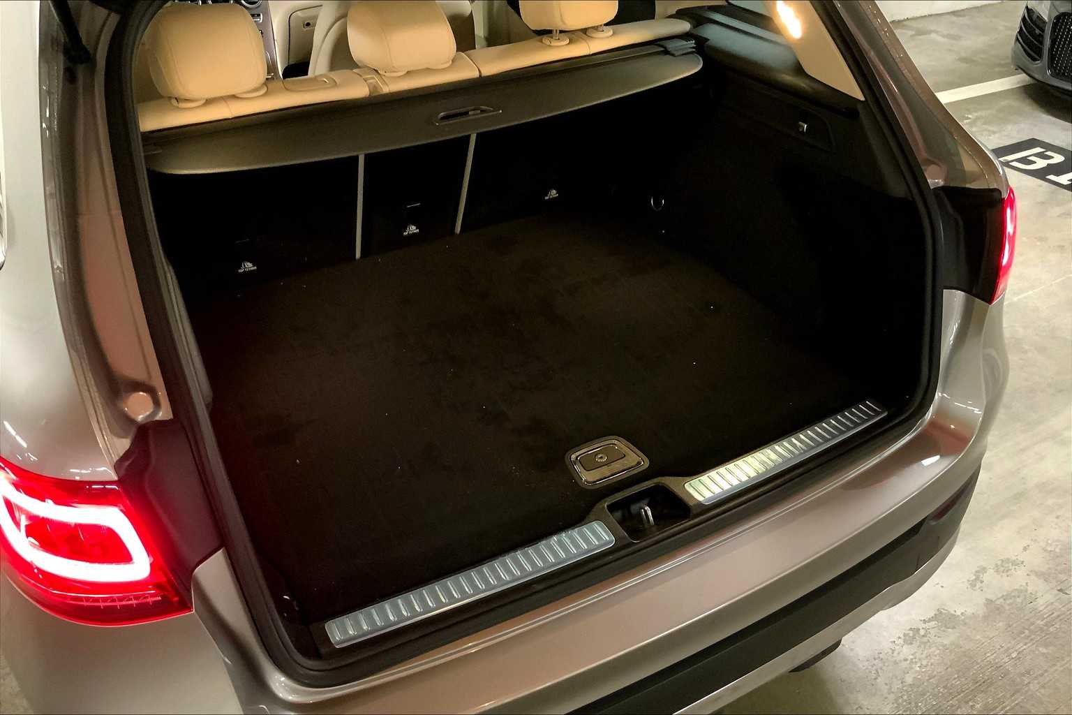 2022 Mercedes Benz GLC 300 photo 29