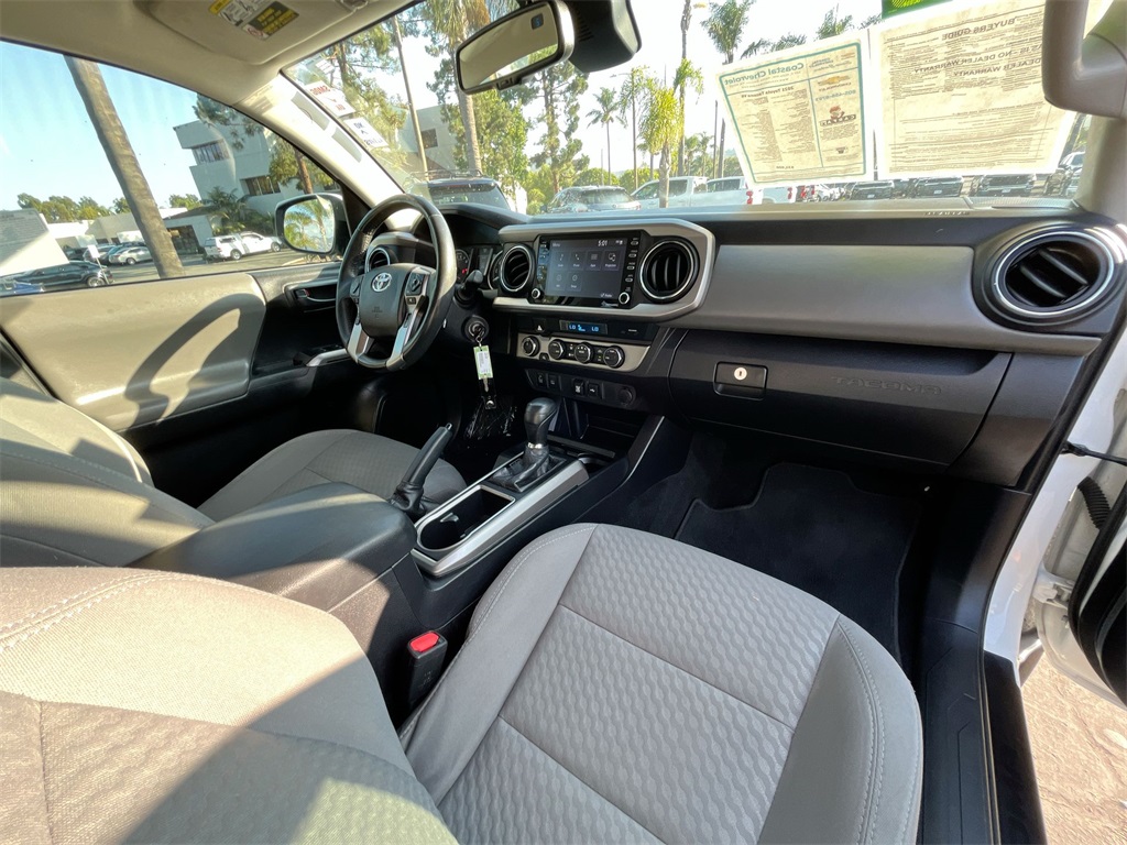 2021 Toyota Tacoma SR5 photo 25