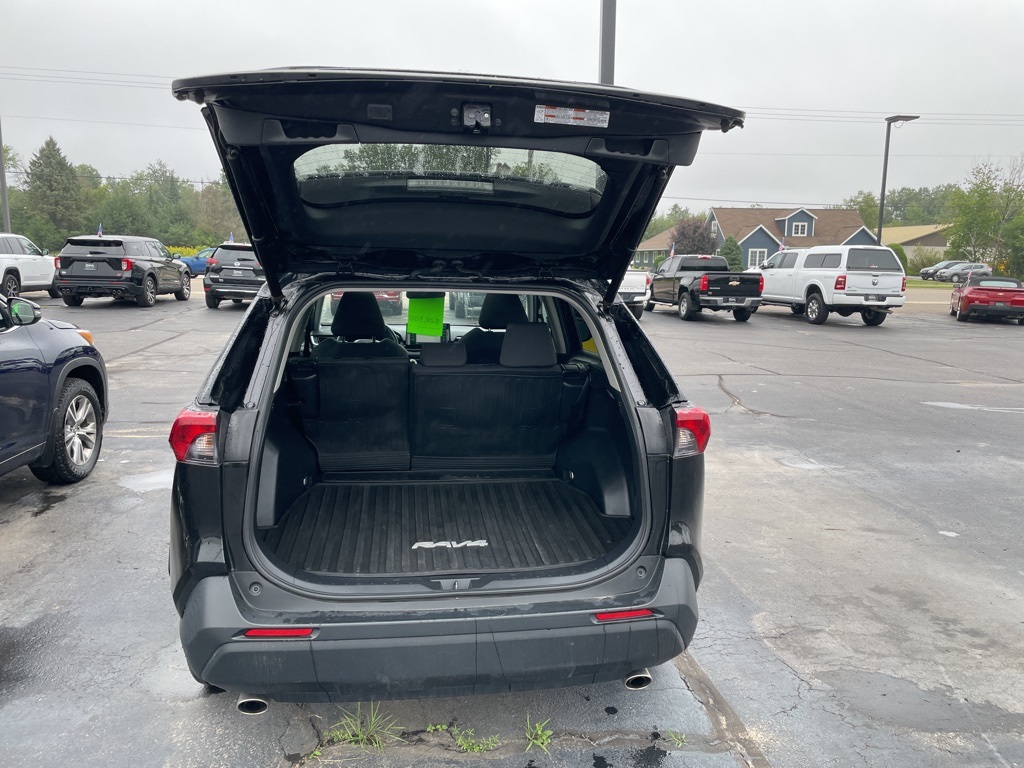 2021 Toyota RAV4 Hybrid XLE photo 7