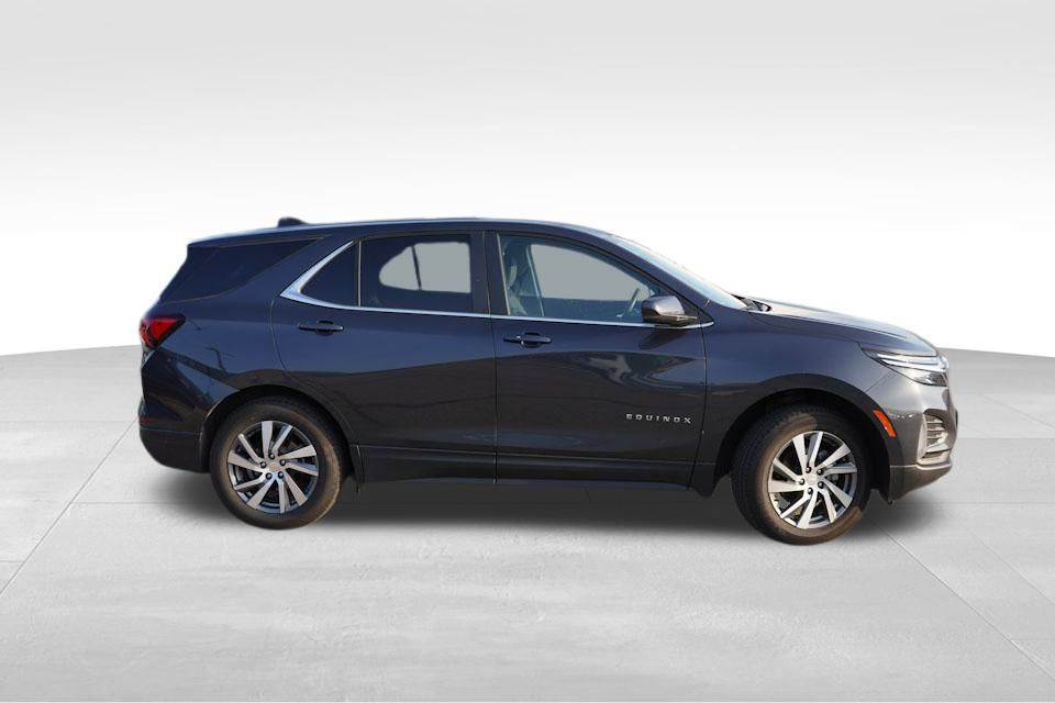 2023 Chevrolet Equinox LT photo 2