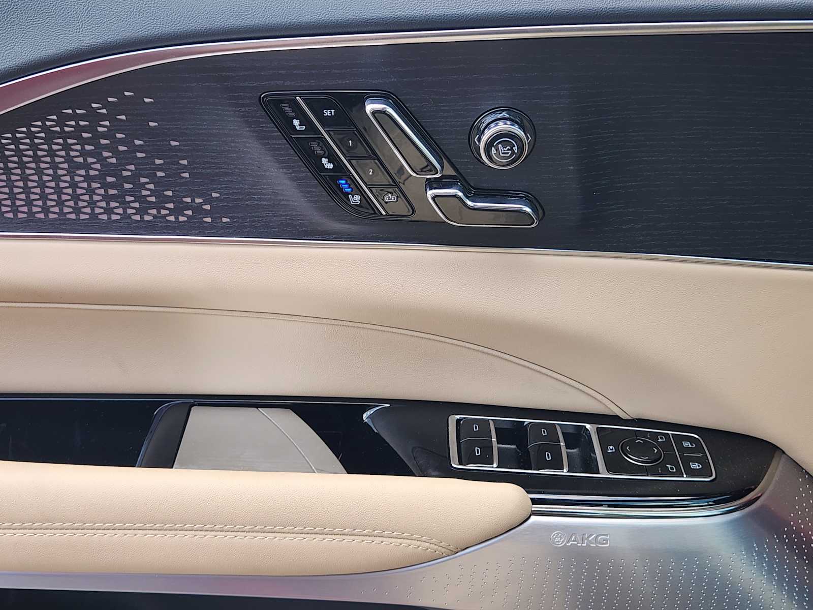 2026 Cadillac Lyriq photo 16