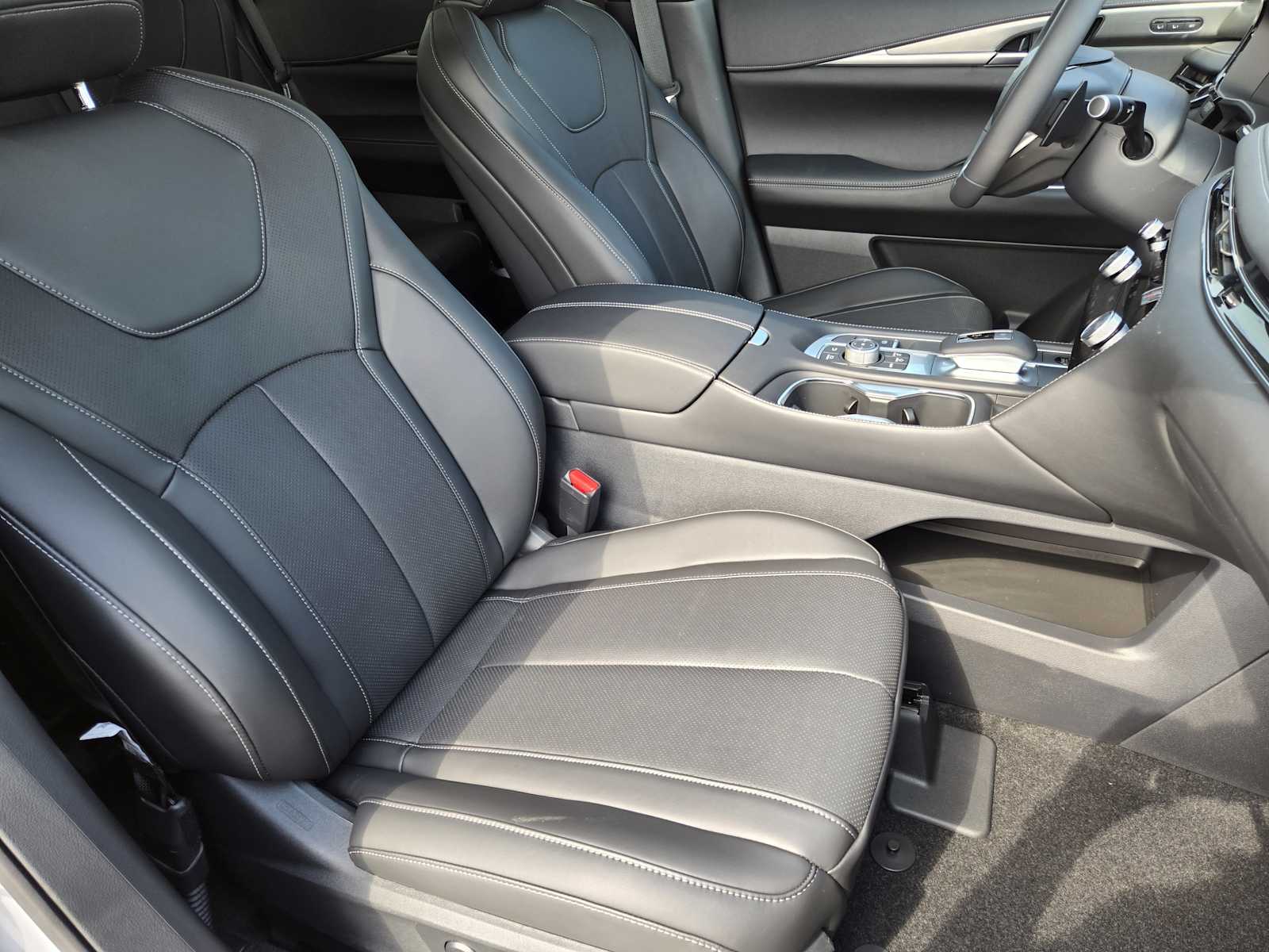 2026 Infiniti QX60 Luxe AWD photo 7