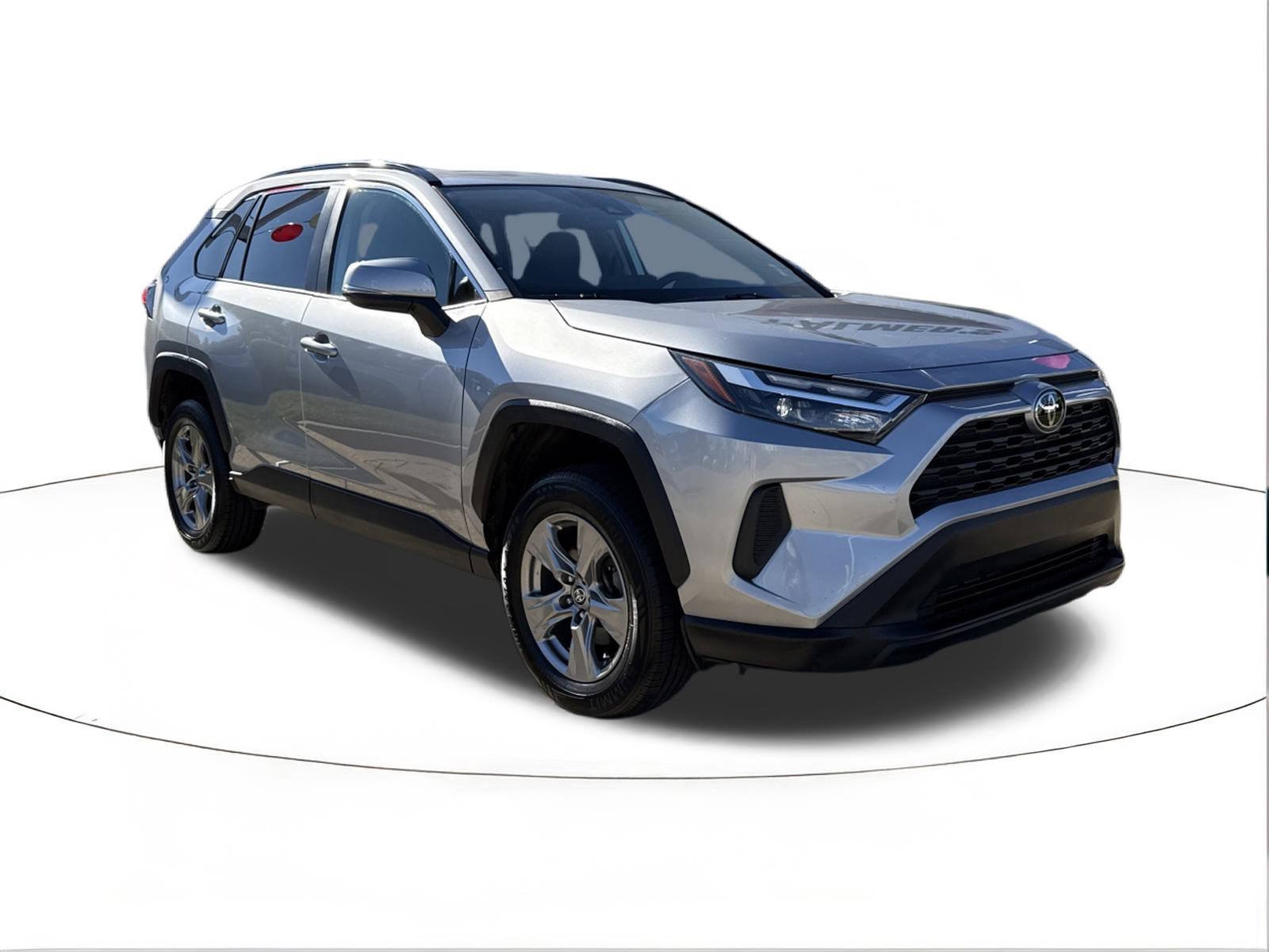 2023 Toyota RAV4 XLE's photo