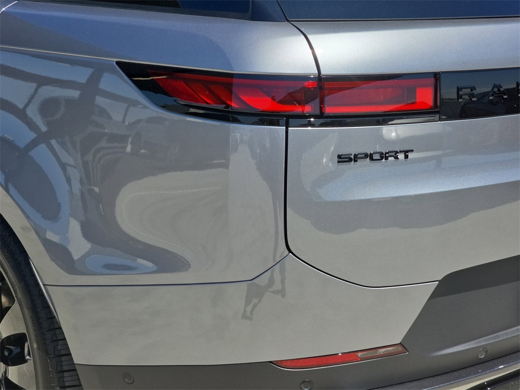 2025 Land Rover Range Rover Sport SE photo 31