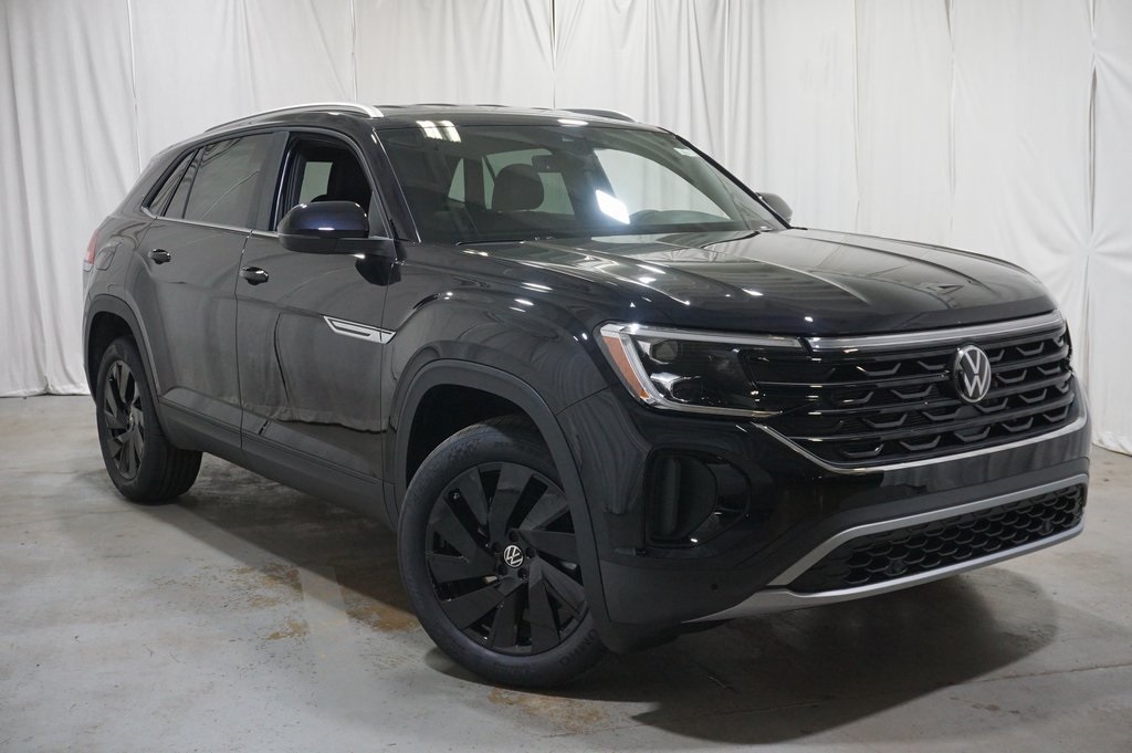 2025 Volkswagen Atlas Cross Sport SE Technology photo 3