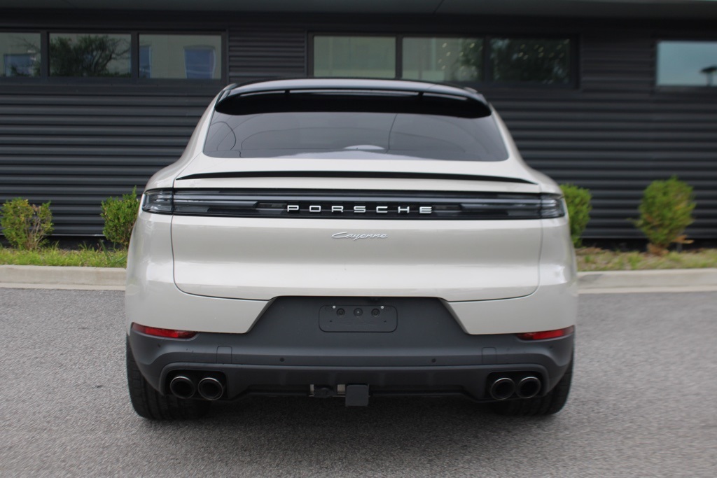 2025 Porsche Cayenne Coupe Base photo 6