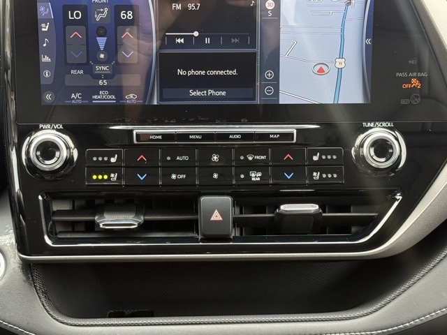 2021 Toyota Highlander Hybrid Limited photo 28